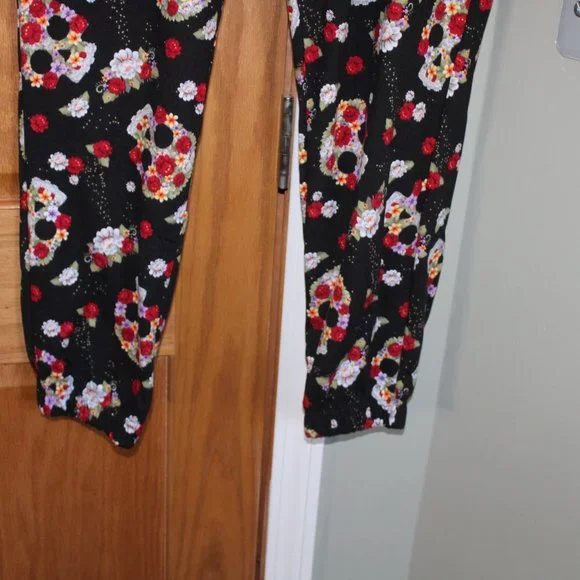 Women's Fleece Lined Jogger Pant - Skull Floral Print - NWT - Picture 3 of 10